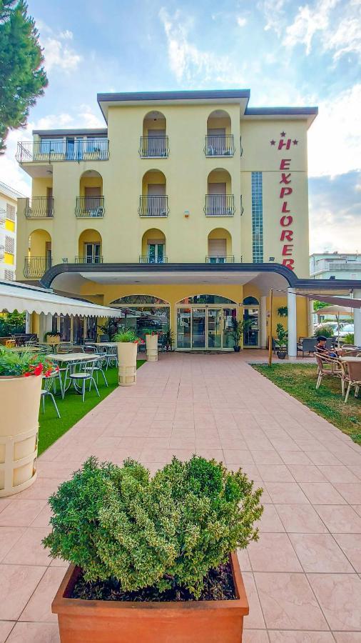 Hotel Explorer Cervia Exterior foto