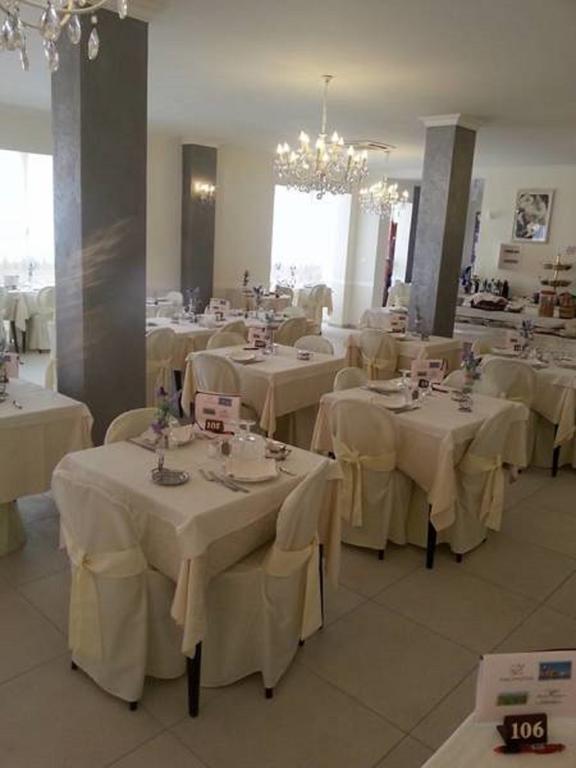 Hotel Explorer Cervia Exterior foto